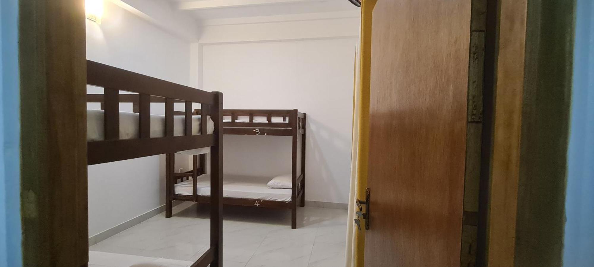 Ceylon Lodge - Airport Transit Hostel Negombo Eksteriør billede